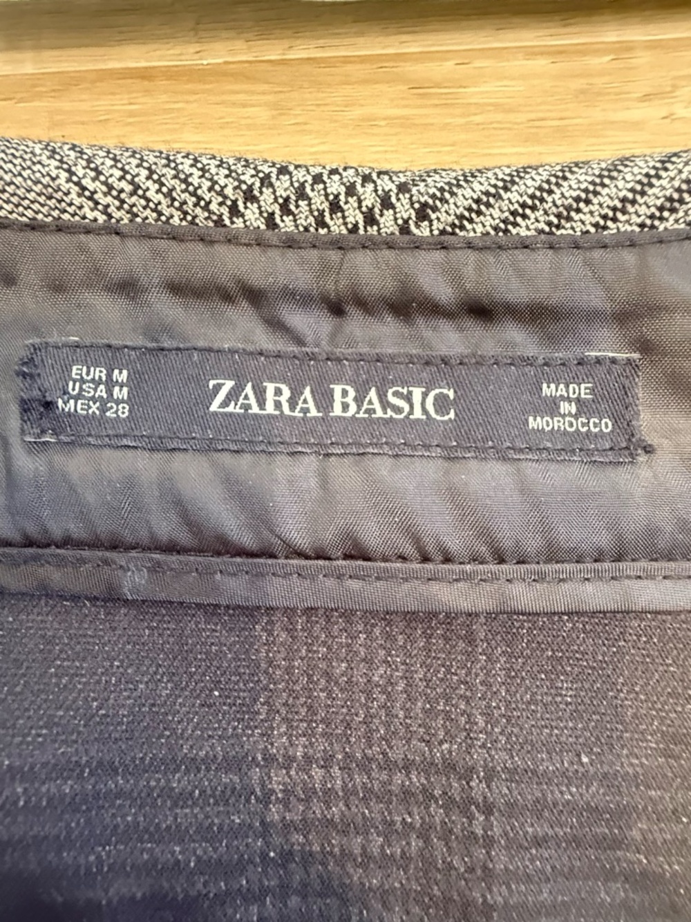 Zara Houndstooth Plaid Mini Skirt with Lace Trim Size Medium - Picture 5 of 6